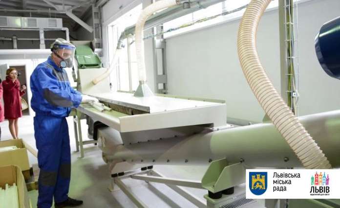 Семерак відвідав підприємство з утилізації ламп у Муроване Семерак відвідав підприємство з утилізації ламп у Муроване