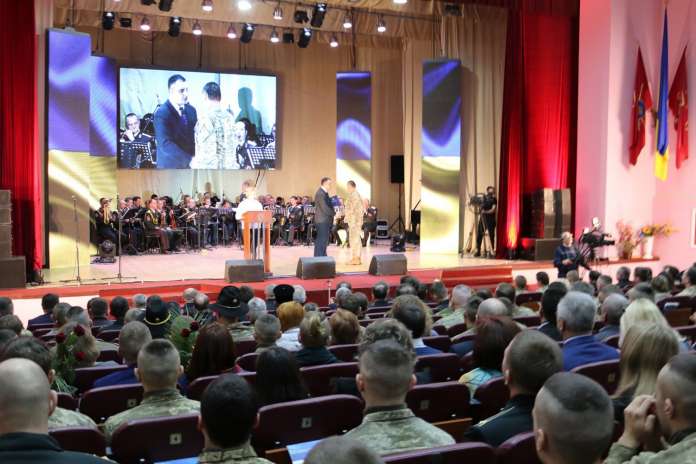 У Львові до 25-ої річниці ЗСУ відзначили кращих військових У Львові до 25-ої річниці ЗСУ відзначили кращих військових
