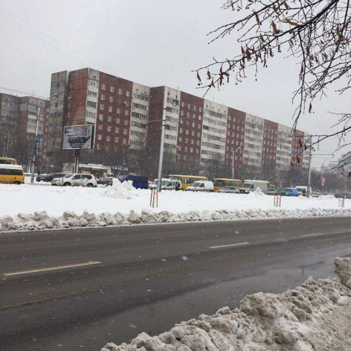 Через ДТП на проспекті Червоної Калини утворився затор Через ДТП на проспекті Червоної Калини утворився затор
