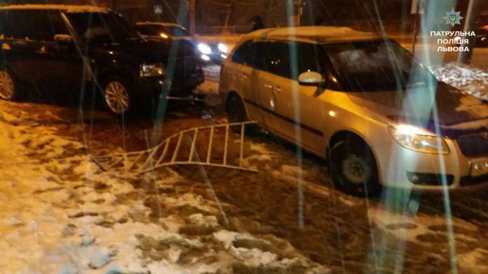 Вночі у Львові сталося 4 ДТП з вини нетверезих водіїв (Фото) Вночі у Львові сталося 4 ДТП з вини нетверезих водіїв (Фото)