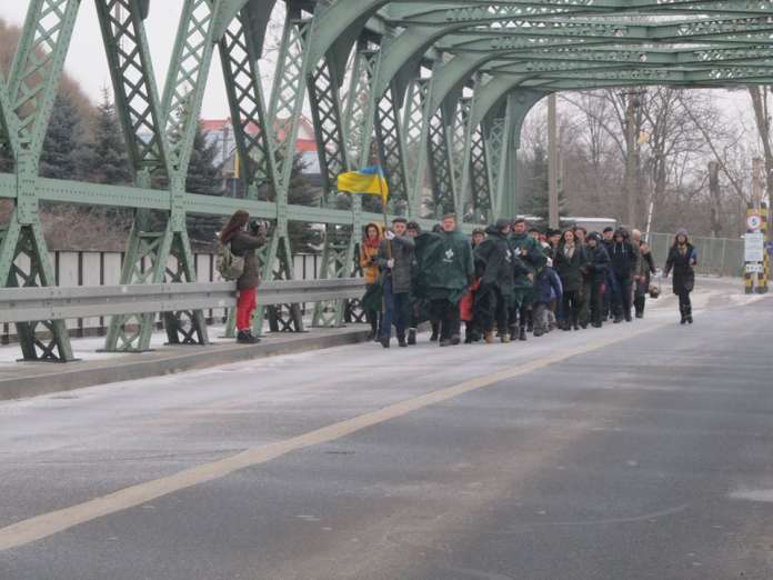 Львівські прикордонники першими зустріли Вифлеємський вогонь миру Львівські прикордонники першими зустріли Вифлеємський вогонь миру