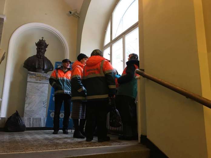 На сесії міськради Садового зустріли з вигуками «Ганьба!» На сесії міськради Садового зустріли з вигуками «Ганьба!»