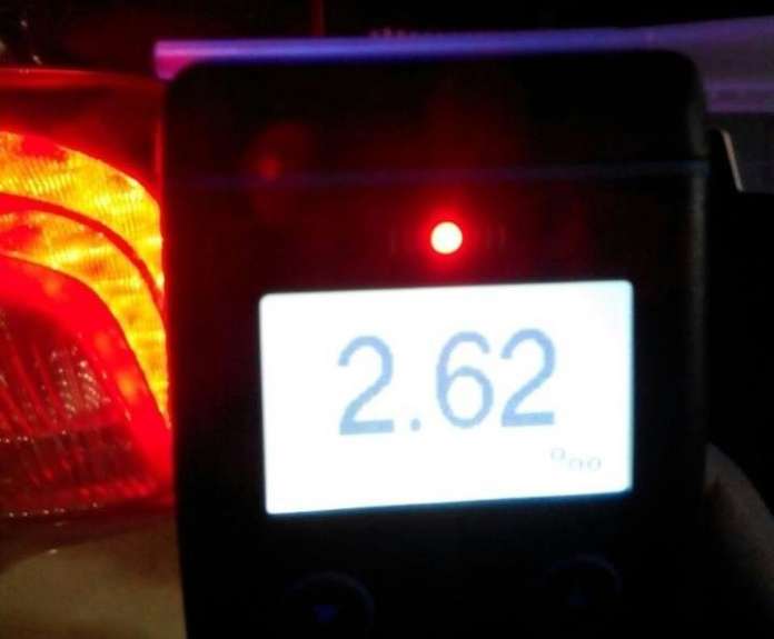 Львівські патрульні затримали п’яну таксистку (Фото) Львівські патрульні затримали п’яну таксистку (Фото)