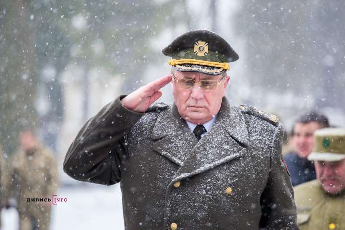 На Личаківському цвинтарі вшанували пам’ять загиблих воїнів АТО (фото) На Личаківському цвинтарі вшанували пам’ять загиблих воїнів АТО (фото)