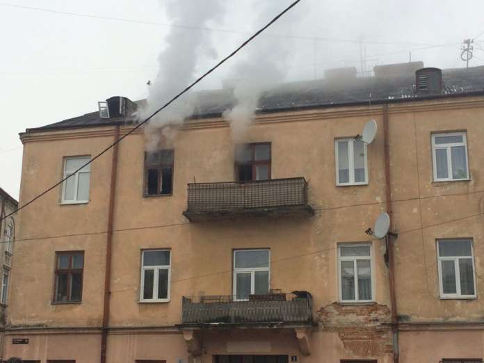 У Львові через пожежу в квартирі загинув пенсіонер У Львові через пожежу в квартирі загинув пенсіонер