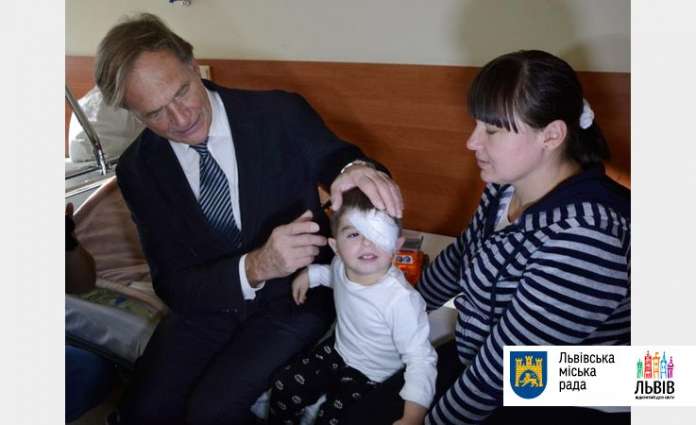 У Львові німецькі хірурги безкоштовно прооперували 15 та проконсультували 46 пацієнтів У Львові німецькі хірурги безкоштовно прооперували 15 та проконсультували 46 пацієнтів