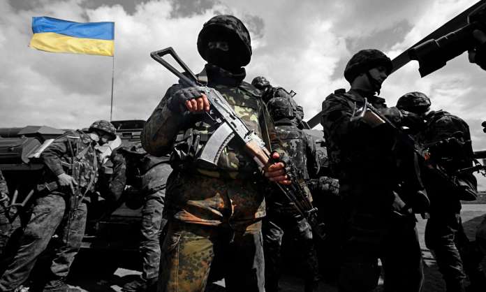 Та, що постала з попелу: як формувалася українська армія (інфографіка) Та, що постала з попелу: як формувалася українська армія (інфографіка)