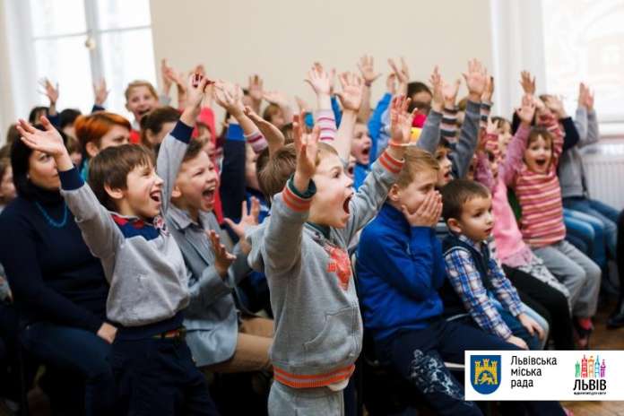 Благодійна акція «Іде Миколай у Дитячий край» успішно завершена Благодійна акція «Іде Миколай у Дитячий край» успішно завершена