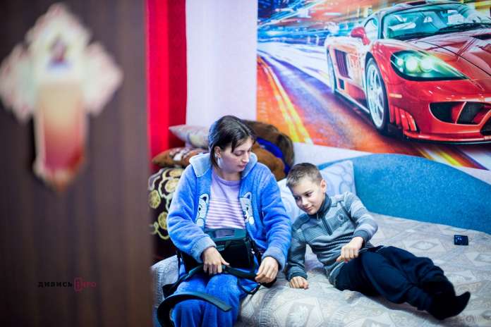 Акумулятор у руках та пігулки на сніданок: як українка живе з механічним серцем (фото) Акумулятор у руках та пігулки на сніданок: як українка живе з механічним серцем (фото)
