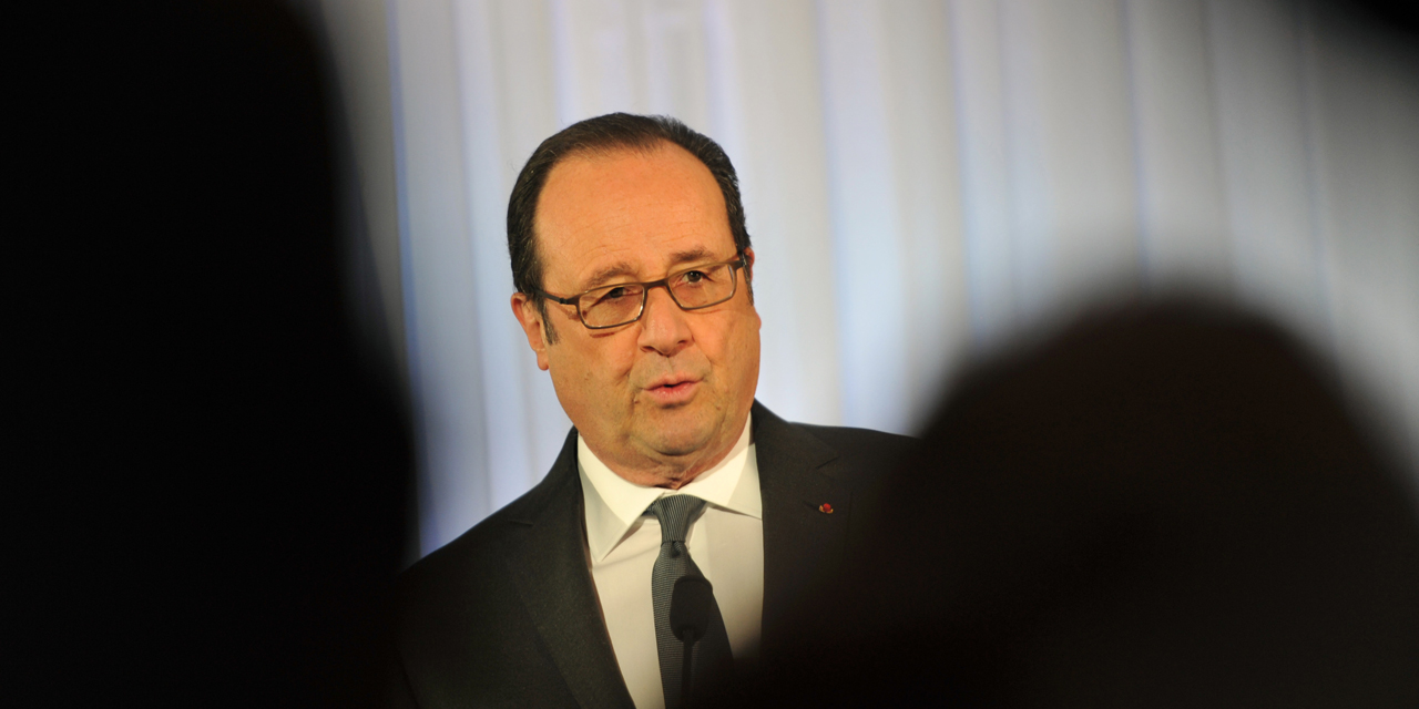 En-plein-discours-de-Francois-Hollande-un-gendarme-blesse-accidentellement-deux-civils
