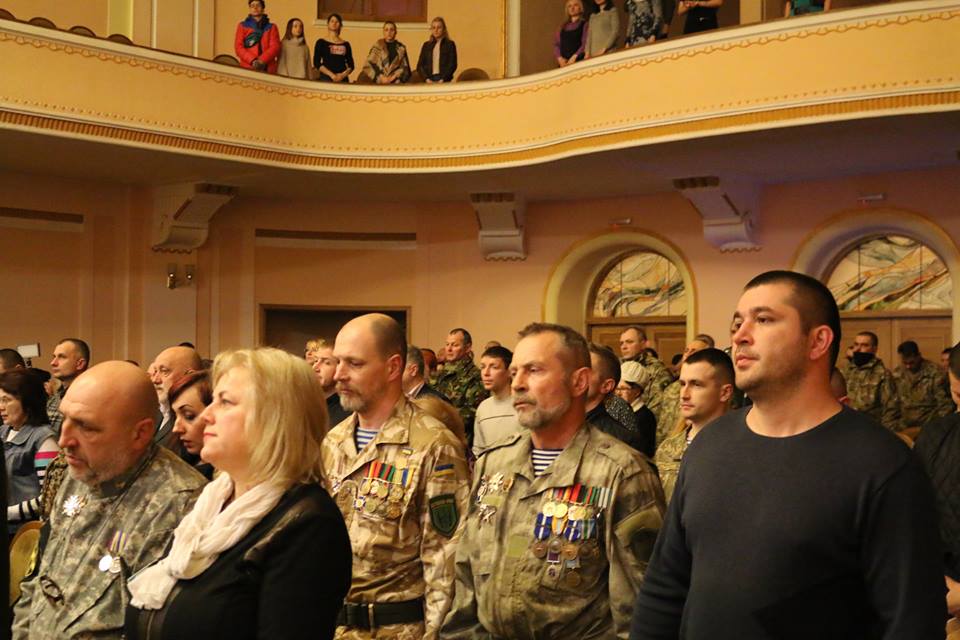 Музичний флешмоб і політичні заяви: як у Львові відзначили перший День добровольця - 2