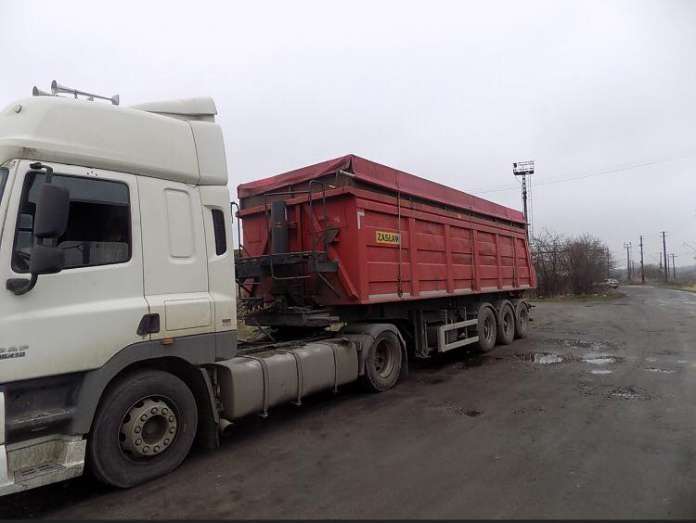 Водіям сміттєвозів платять великі гроші за несанкціонований скид сміття Водіям сміттєвозів платять великі гроші за несанкціонований скид сміття
