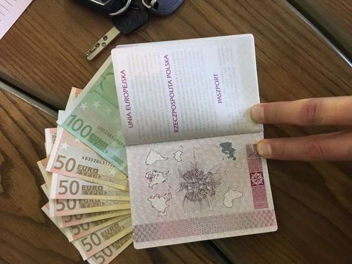 В Україні орудувала банда, яка підробляла паспорти В Україні орудувала банда, яка підробляла паспорти