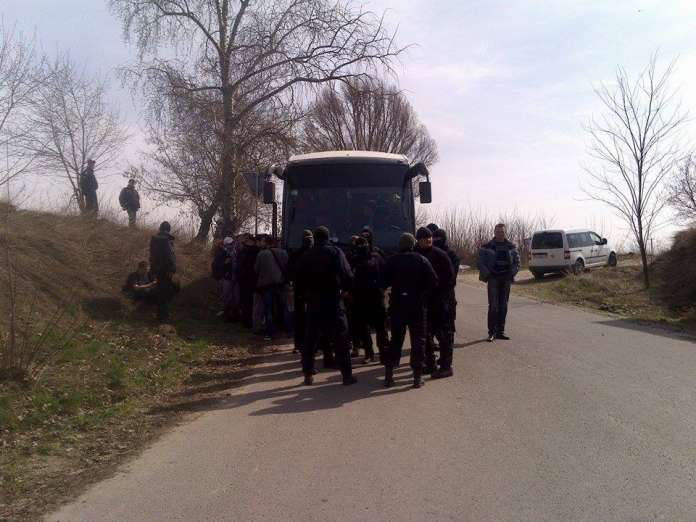 Провокатори, які перекрили трасу в Гряді, мали навіть дрон (фоторепортаж) Провокатори, які перекрили трасу в Гряді, мали навіть дрон (фоторепортаж)
