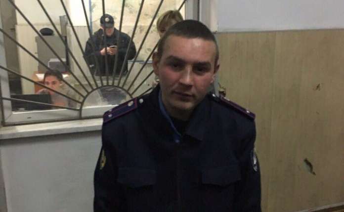 У Львові затримали п’яного псевдополіцейського за вимагання грошей (фото) У Львові затримали п’яного псевдополіцейського за вимагання грошей (фото)