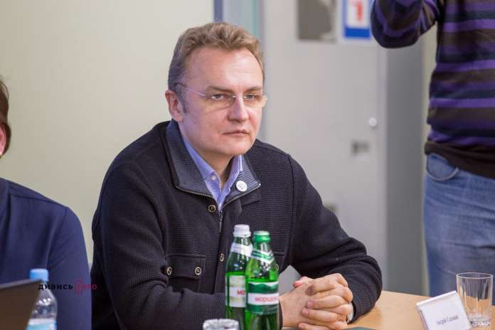 Влада чинить підло, – Садовий про ігнорування Кабміну щодо ситуації зі сміттям у Львові Влада чинить підло, – Садовий про ігнорування Кабміну щодо ситуації зі сміттям у Львові