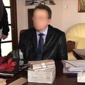 У Луцьку затримали на хабарі у 675 тисяч гривень начальника облспоживспілки (фото) - 2