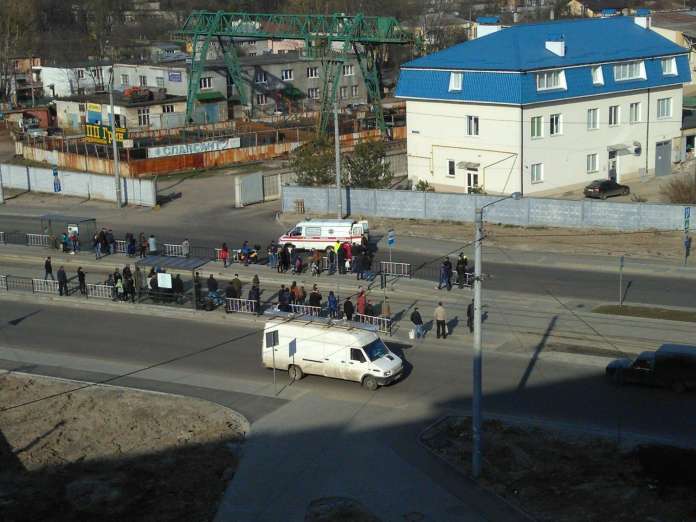 У Львові мотоцикліст збив пішохода (фото) У Львові мотоцикліст збив пішохода (фото)