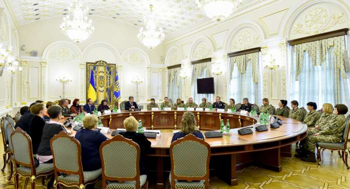 Шестеро львів’янок отримали нагороди від Порошенка Шестеро львів’янок отримали нагороди від Порошенка