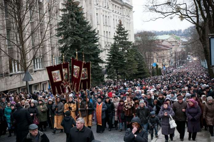Молитва з екстримом: львів’ян запрошують на нічну Хресну ходу Молитва з екстримом: львів’ян запрошують на нічну Хресну ходу
