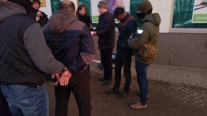 СБУ на Львівщині затримала поліцейського, що вимагав хабар - 2