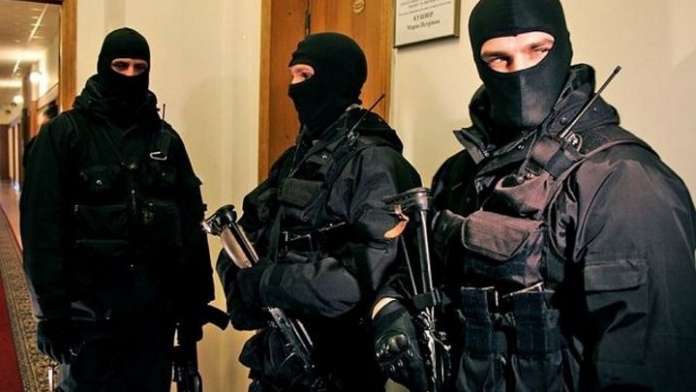 ГПУ та СБУ прийшли з обшуком до львів’янина, який очолюював митний пост на Одещині ГПУ та СБУ прийшли з обшуком до львів’янина, який очолюював митний пост на Одещині