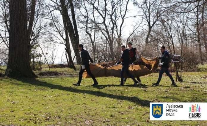 Всім на толоку: львів’ян закликають долучитися до прибирання міста Всім на толоку: львів’ян закликають долучитися до прибирання міста