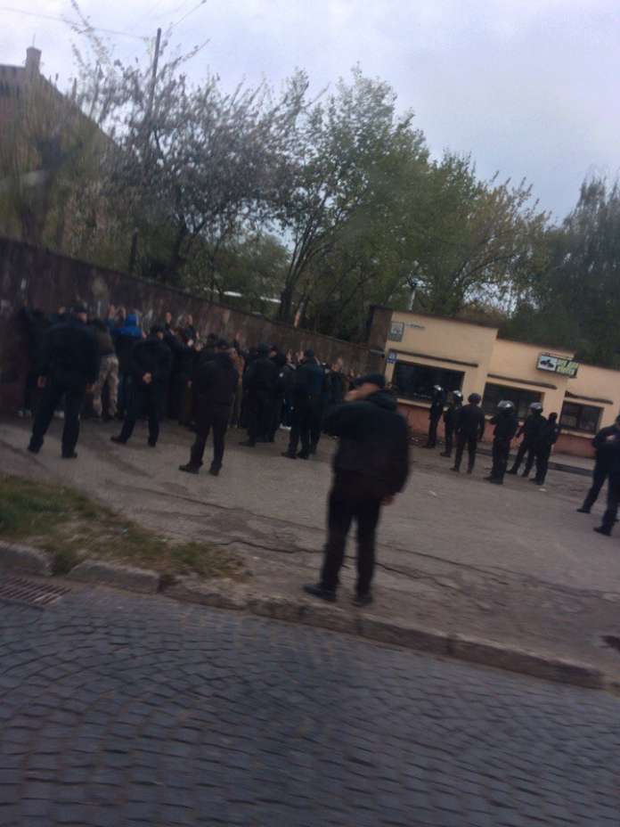 З’явилися фото з вулиці Клепарівської, де поліція затримала десятки людей (Фото) З’явилися фото з вулиці Клепарівської, де поліція затримала десятки людей (Фото)