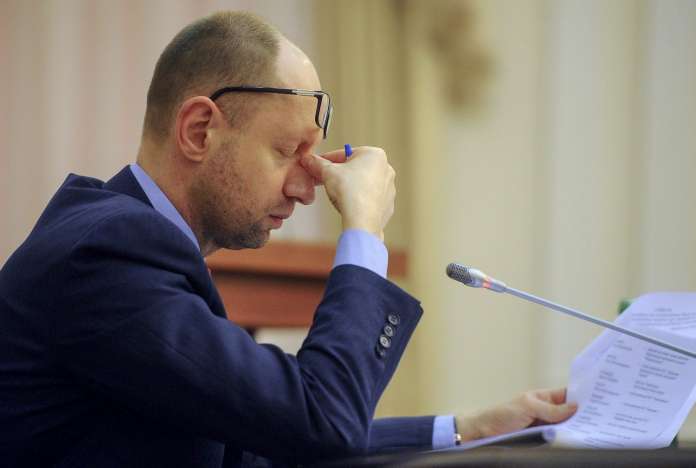 У кандидатській дисертації Яценюка виявили 70 сторінок плагіату (фото) У кандидатській дисертації Яценюка виявили 70 сторінок плагіату (фото)