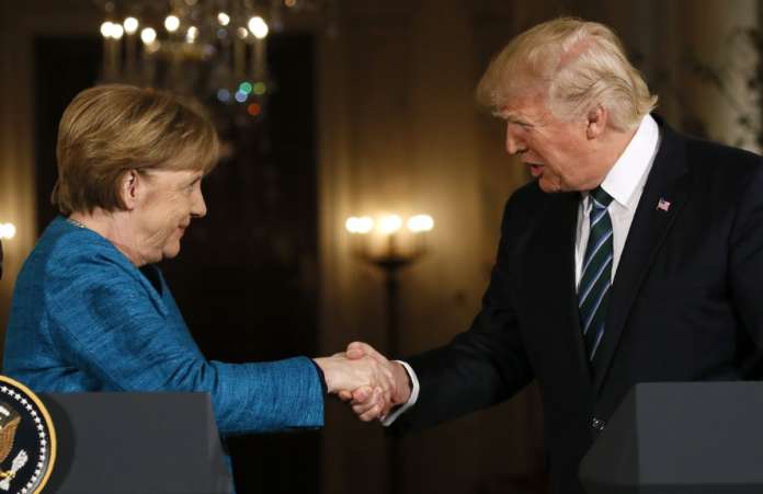 Трамп і Меркель обговорили ситуацію в Україні Трамп і Меркель обговорили ситуацію в Україні