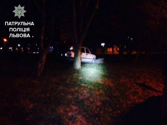 Підлітка вже вдруге за два тижні спіймали, як він намагався викрасти машину Підлітка вже вдруге за два тижні спіймали, як він намагався викрасти машину
