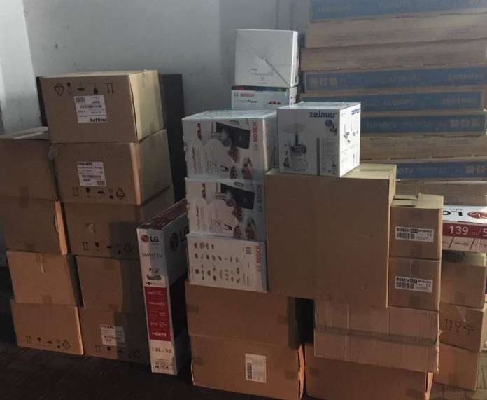 У Краківці вилучили побутової техніки на понад 200 тисяч гривень (фото) У Краківці вилучили побутової техніки на понад 200 тисяч гривень (фото)