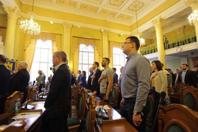 Міжфракційну групу щодо проблем учасників АТО ЛМР покинули більшість депутатів Міжфракційну групу щодо проблем учасників АТО ЛМР покинули більшість депутатів