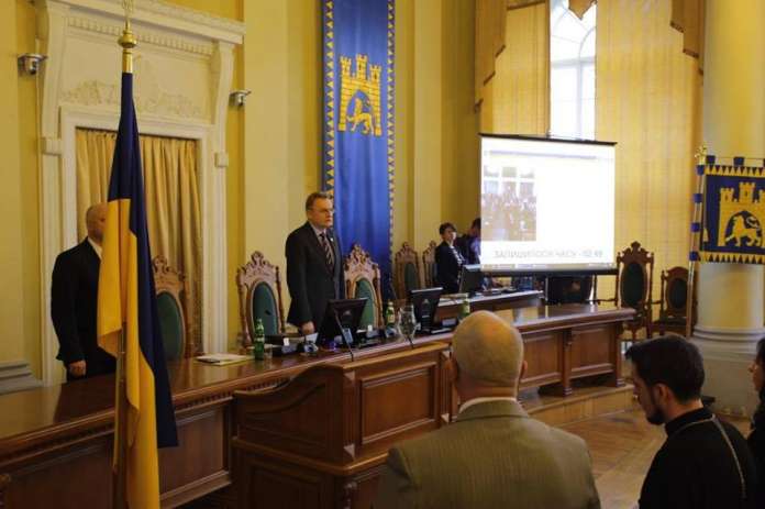 Садовий отримав двох заступників та оновлений виконком Садовий отримав двох заступників та оновлений виконком