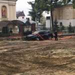 ДТП у Львові: водій не помітив бетонних блоків (фото) - 3