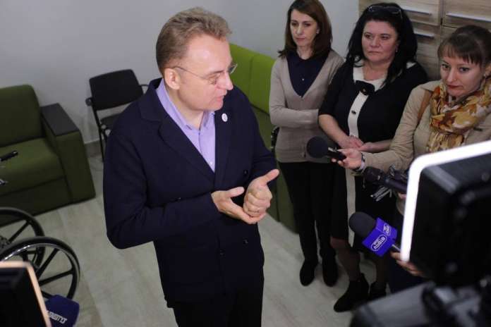 Садовий заговорив про ООН для вирішення проблеми сміття Садовий заговорив про ООН для вирішення проблеми сміття