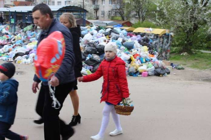 «Такої ганьби Львів не пам’ятає»: львів’яни обурені горами сміття на Великдень «Такої ганьби Львів не пам’ятає»: львів’яни обурені горами сміття на Великдень