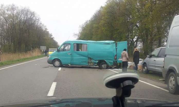 На Львівщині сталася смертельна аварія (фото) На Львівщині сталася смертельна аварія (фото)