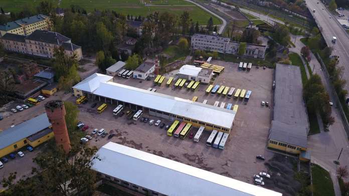 Активісти виявили півсотні автобусів АТП-1, які простоюють у годину пік на території підприємства Активісти виявили півсотні автобусів АТП-1, які простоюють у годину пік на території підприємства