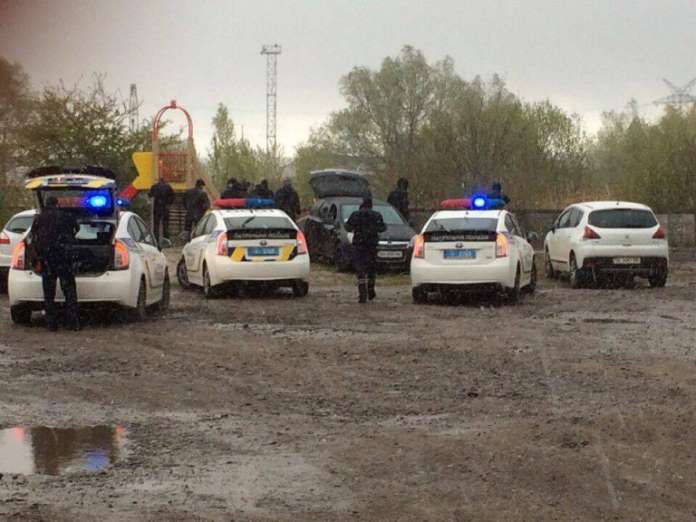 Правоохоронці по гарячим слідам затримали підозрюваних у вбивстві львівського таксиста, – ЗМІ Правоохоронці по гарячим слідам затримали підозрюваних у вбивстві львівського таксиста, – ЗМІ