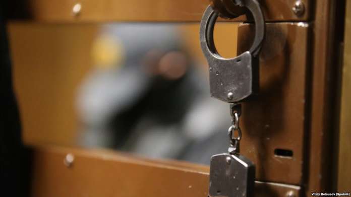У центрі Петербурга затримали близько 40 учасників «прогулянки опозиції» У центрі Петербурга затримали близько 40 учасників «прогулянки опозиції»