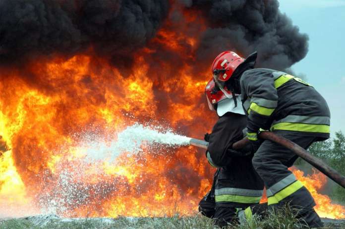 У Жовківському районі ледь не згорів будинок У Жовківському районі ледь не згорів будинок
