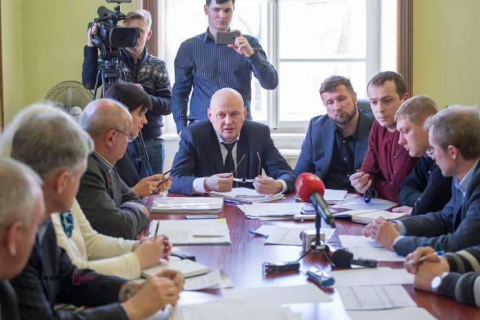 Конкурс перевізників хочуть провести всупереч забороні суду і потайки від львів’ян Конкурс перевізників хочуть провести всупереч забороні суду і потайки від львів’ян