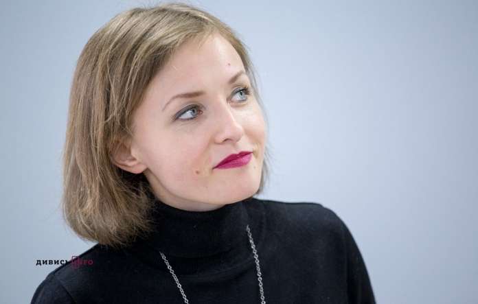 Це важко і страшно – побачити війну чужими очима і майже фізично відчути все те, що відчуває АТОвець, – поетеса Майдану Це важко і страшно – побачити війну чужими очима і майже фізично відчути все те, що відчуває АТОвець, – поетеса Майдану
