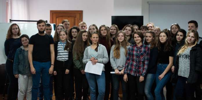 До Дрогобича на «Велику Гаївку» приїхали діти з Авдіївки та Станиці Луганської До Дрогобича на «Велику Гаївку» приїхали діти з Авдіївки та Станиці Луганської