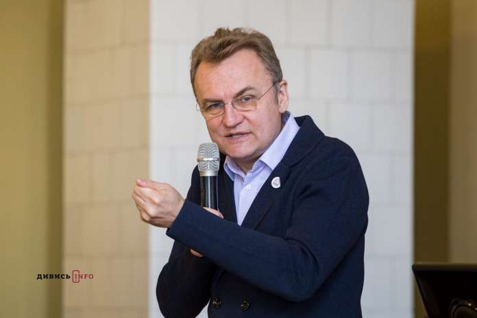 Садовий сподівається, що цього тижня підпише угоди з містами Львівської області на вивіз сміття Садовий сподівається, що цього тижня підпише угоди з містами Львівської області на вивіз сміття