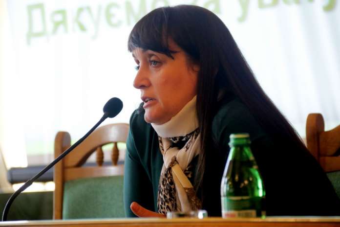 Дворянин вже майже годину звітує про свою роботу Дворянин вже майже годину звітує про свою роботу
