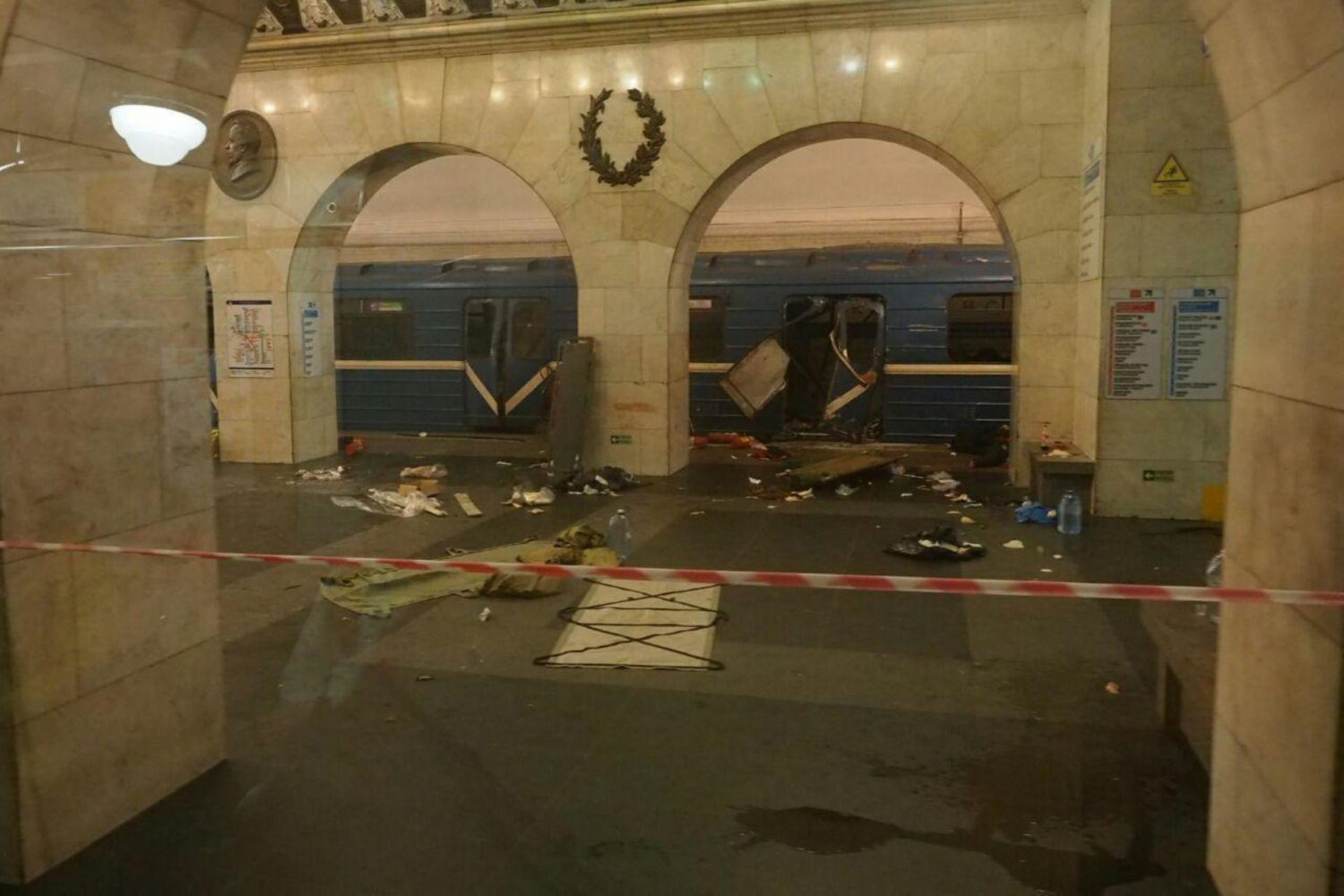 У петербурзькому метро пролунав вибух: є жертви (оновлюється) - 6
