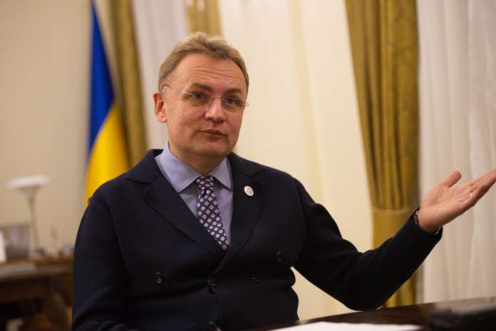 Як Садовий попіарився на ділянці під сміттєпереробний завод (фото, відео) Як Садовий попіарився на ділянці під сміттєпереробний завод (фото, відео)