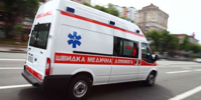 У Львові рятувальники визволили жінку із оглядової ями в гаражі У Львові рятувальники визволили жінку із оглядової ями в гаражі